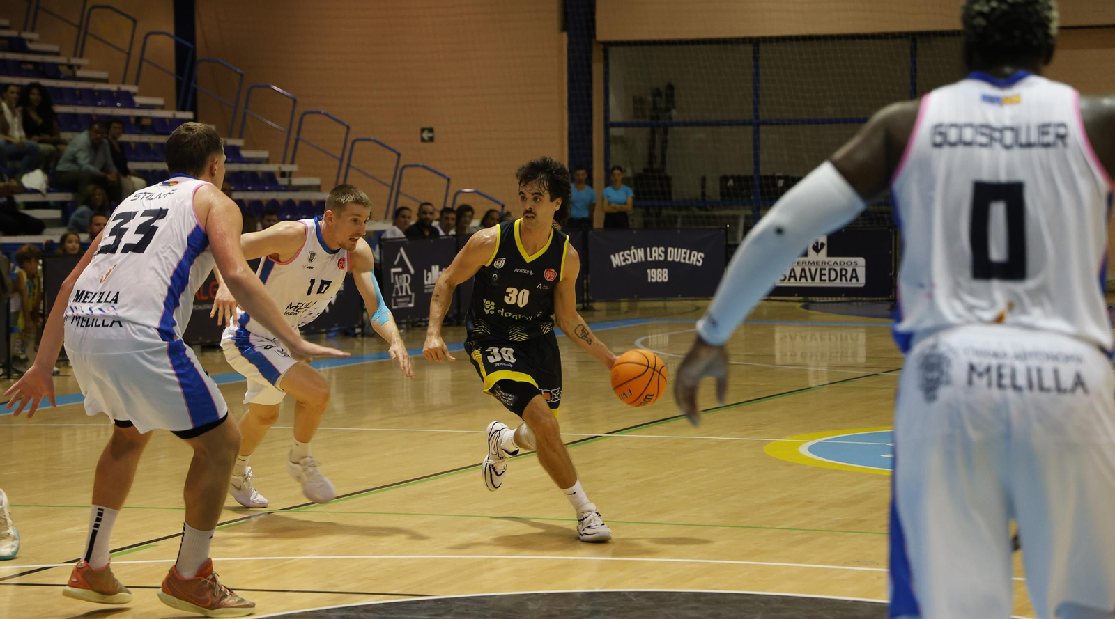 Las fotos del Udea Algeciras - Baloncesto Melilla de la Segunda FEB