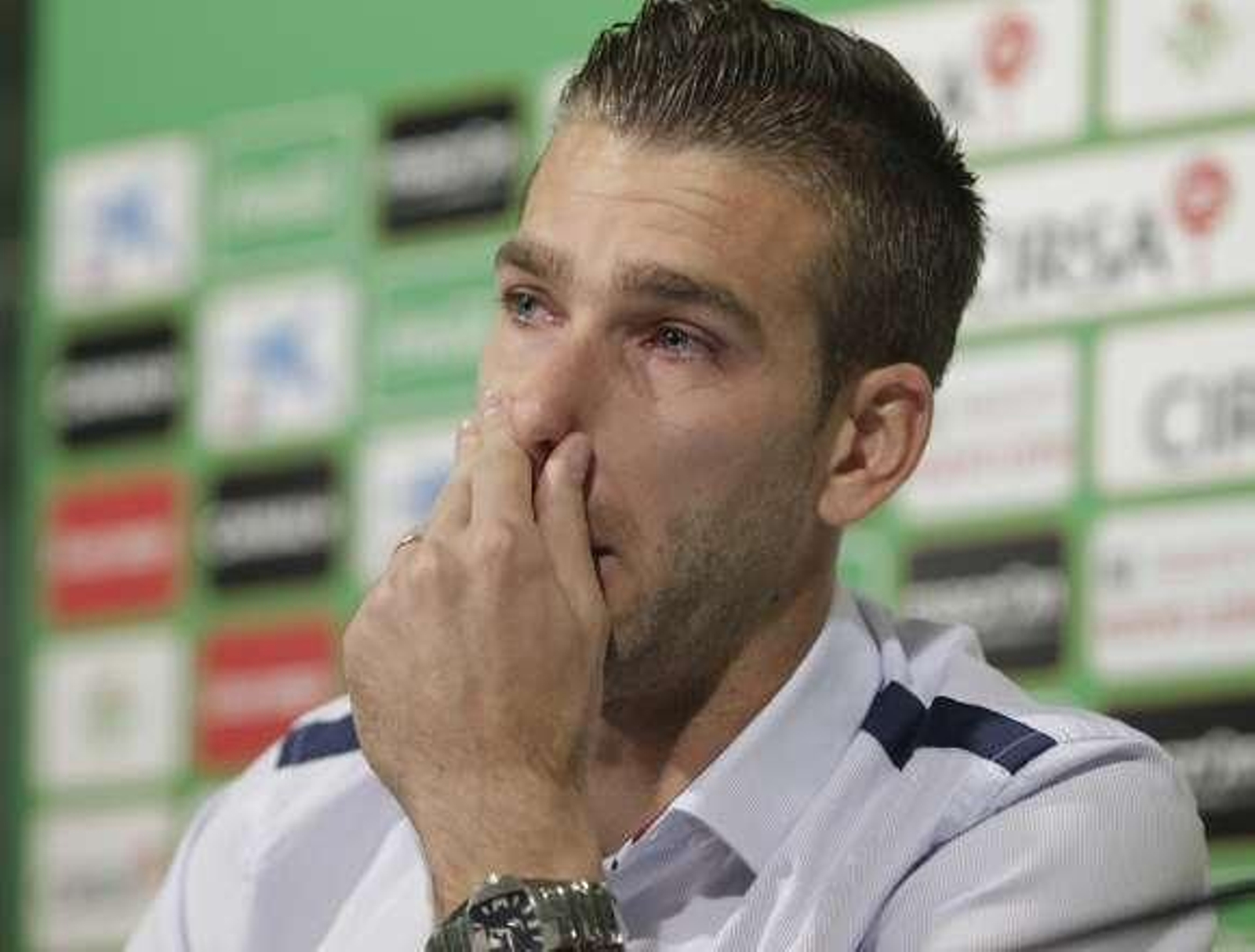 Adrián: "Seguiré animando al Betis como un aficionado más"