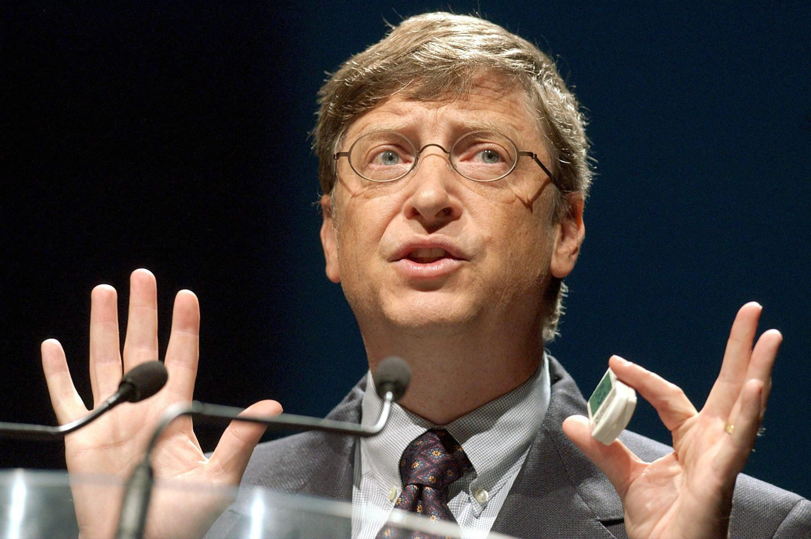 El multimillonario, Bill Gates.