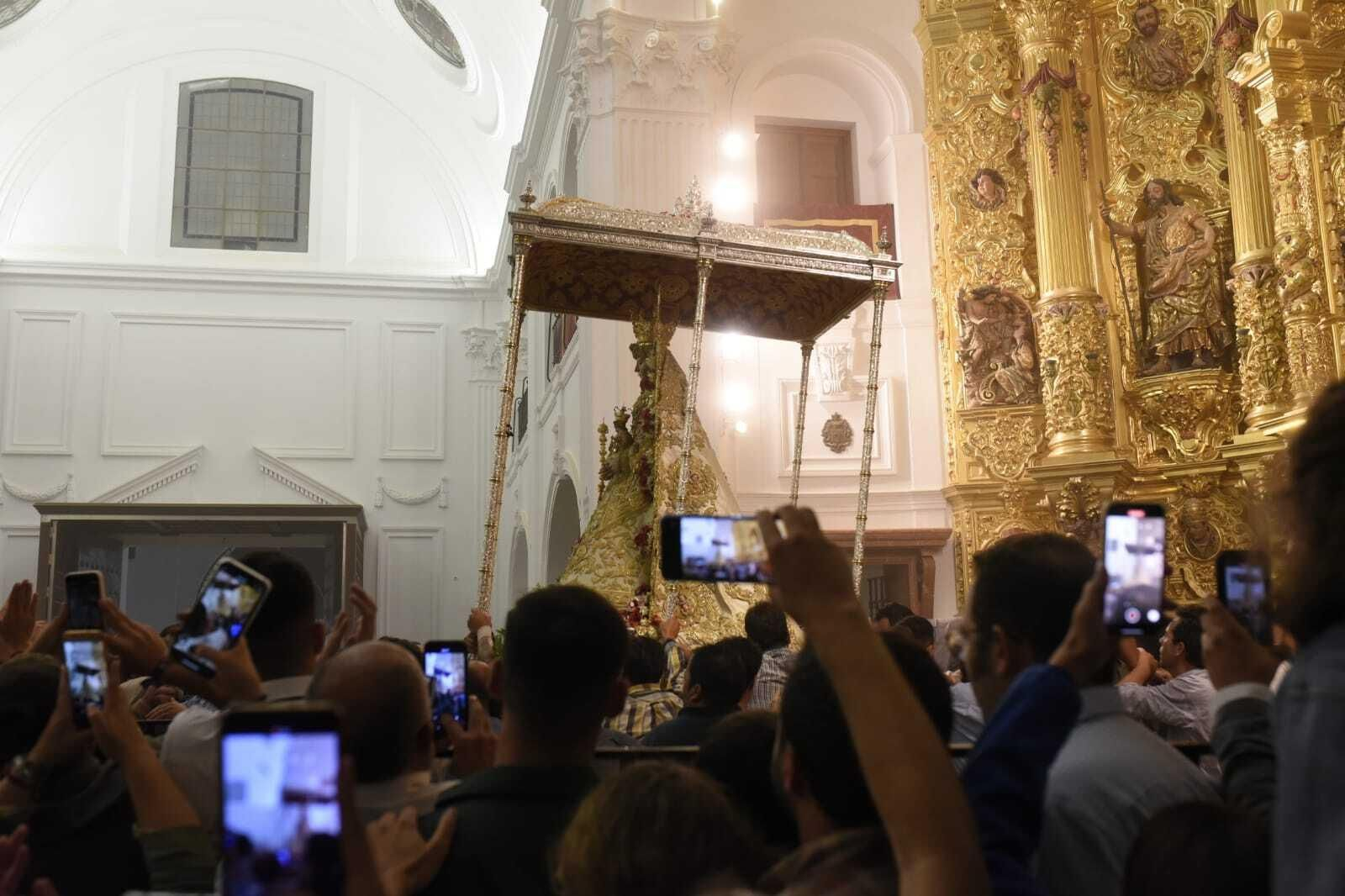 La recogida de la Virgen del Rocío, en imágenes