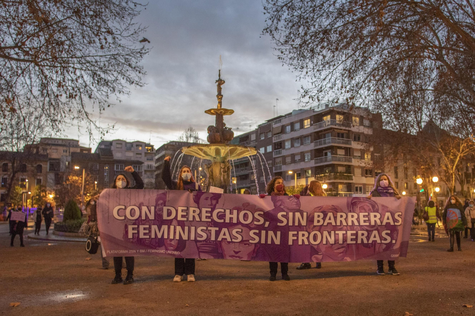 Las mejores imágenes de la manifestación feminista del 8M en Granada este 2021