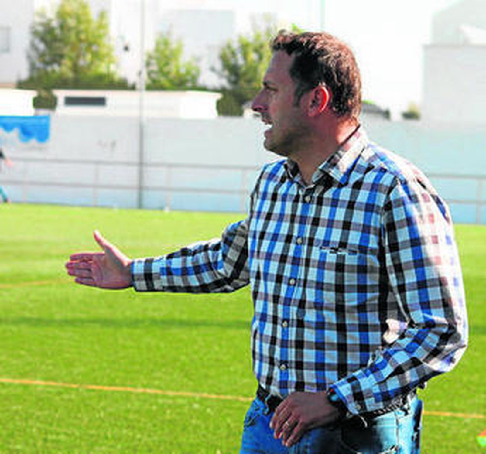 Alejandro Varela, preparador del Conil.