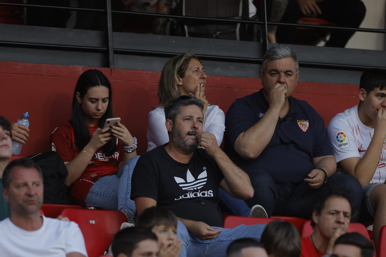 Búscate en las fotos del Sevilla -Villarreal