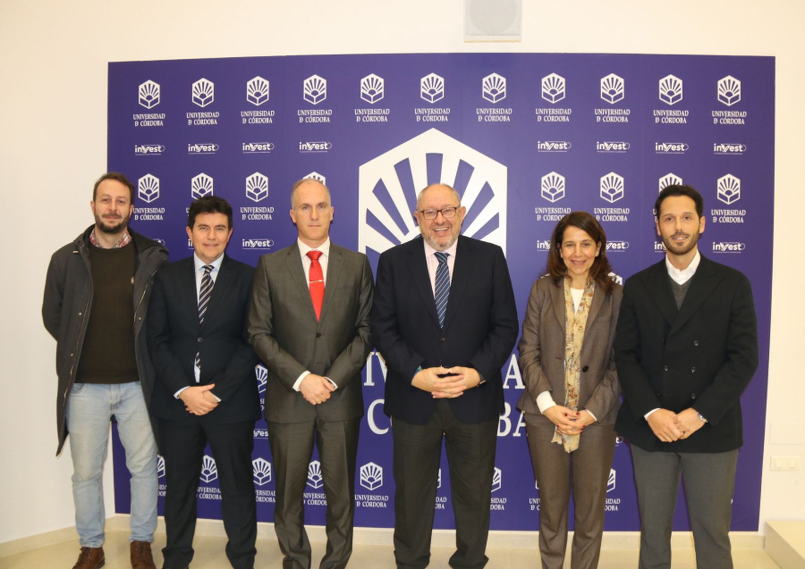 Asistentes a la firma del acuerdo en el Rectorado de la UCO.