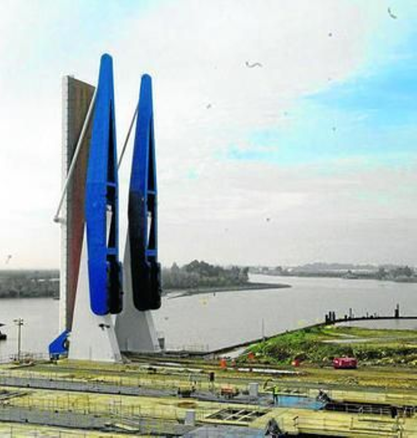 Vista del estuario del Guadalquivir desde la nueva esclusa.