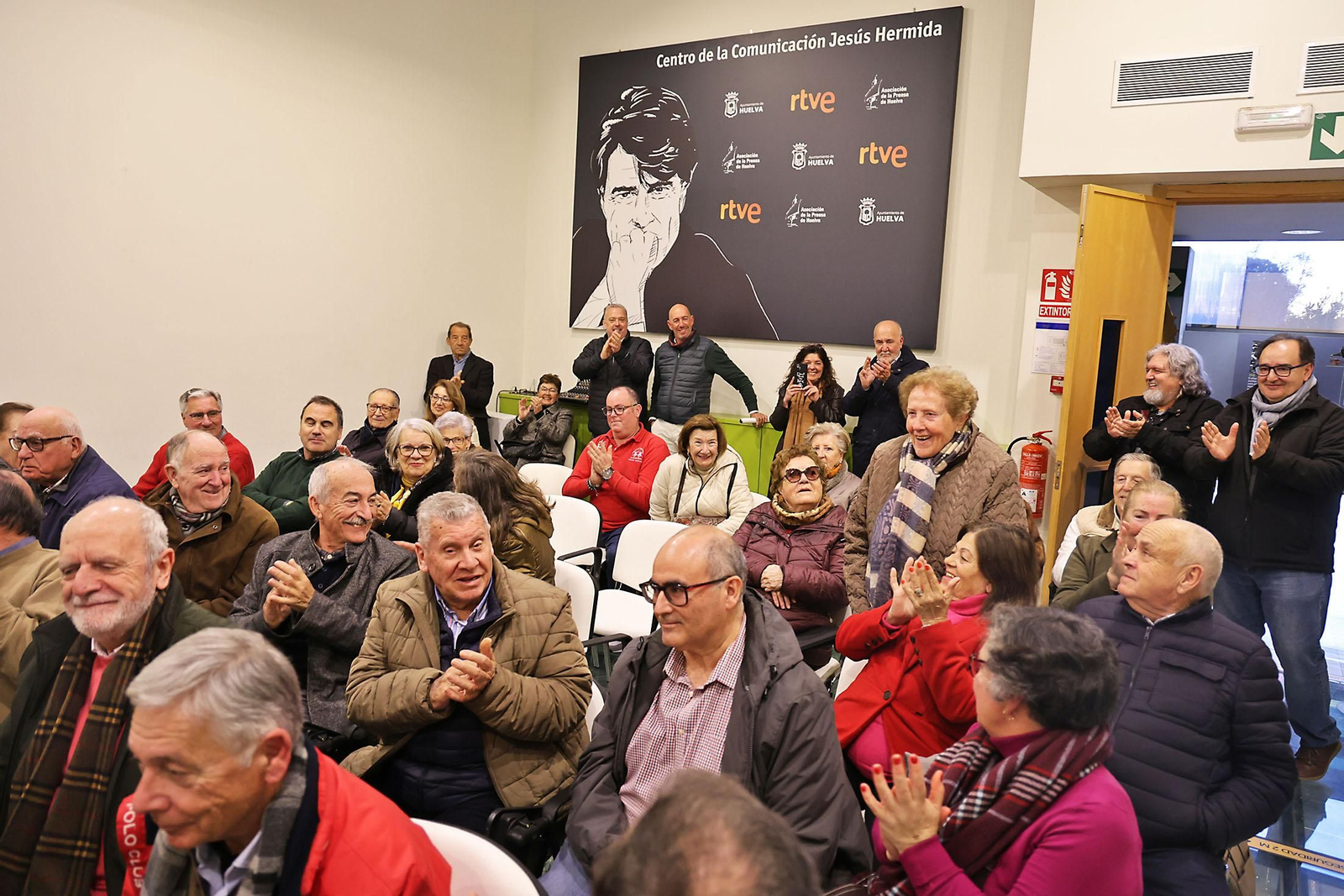 Imágenes de la inauguración de la exposición 'La Telefonía en Huelva'
