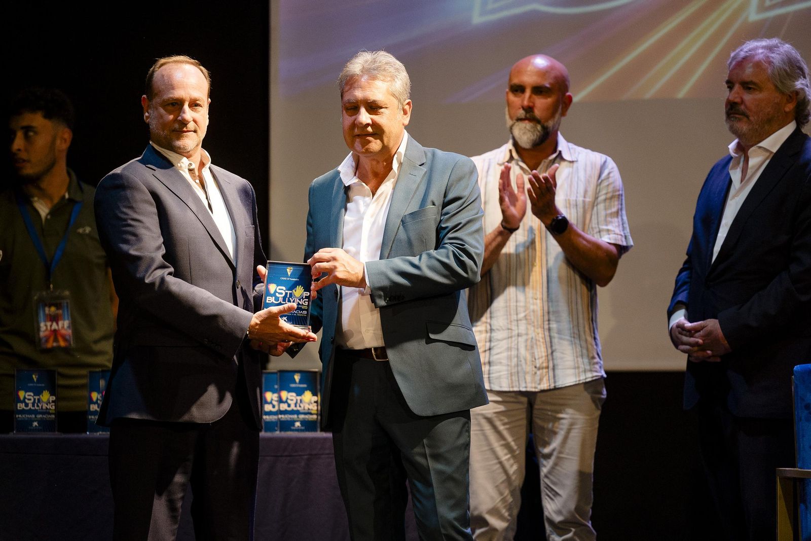 Las imágenes del acto de entrega de reconocimientos de Stop Bullying, iniciativa de la Fundación del Cádiz.