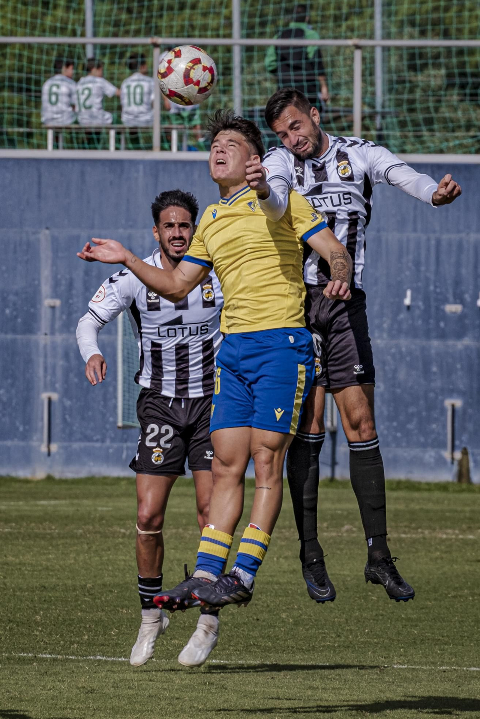 Las imágenes del partido entre Cádiz Mirandilla y La Balona.