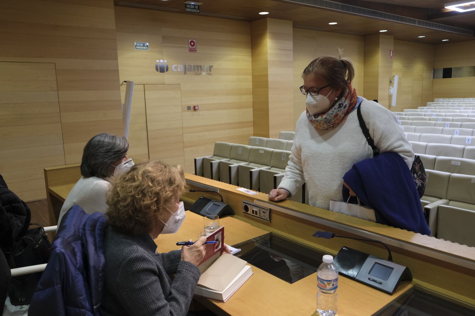 Fotogalería Diario de los Libros, con Julia Navarro. Almería