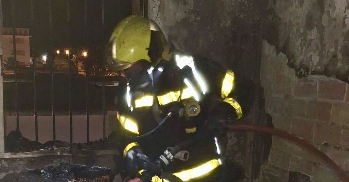 Una mujer afectada por inhalación de humo en el incendio de una ...