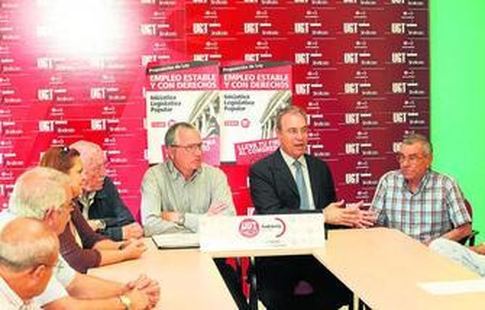 Juan Pablo Durán, en la reunión celebrada ayer en la sede de UGT.