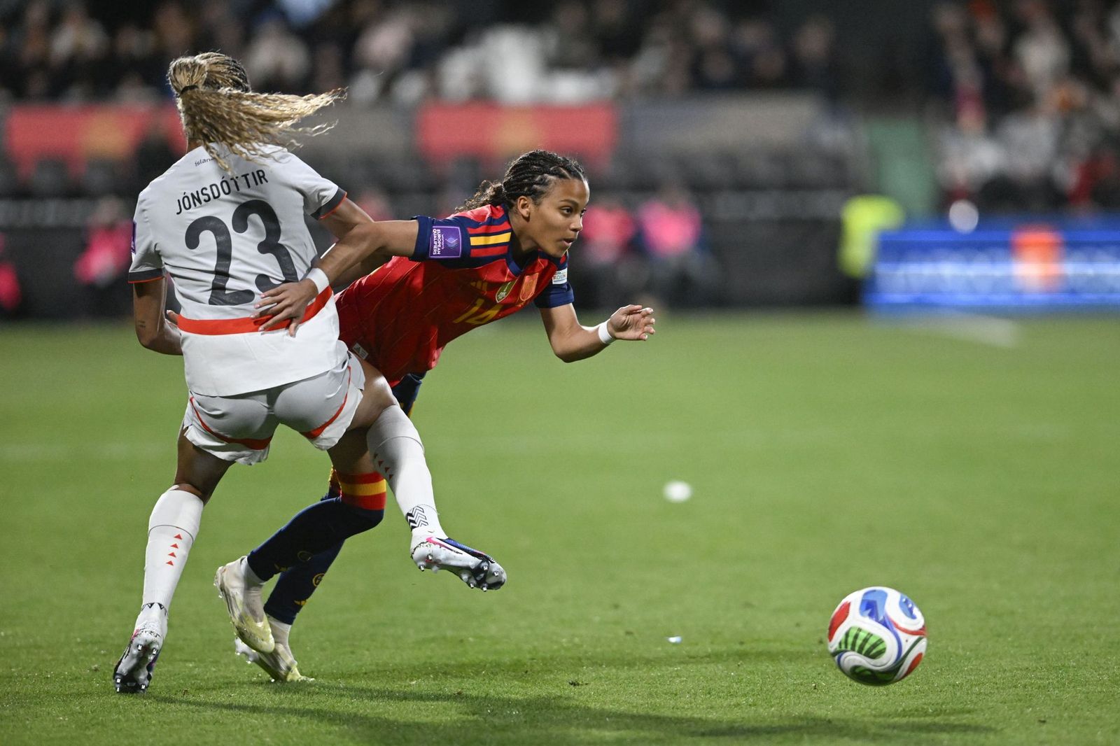 Las fotos del España-Islandia de fútbol femenino