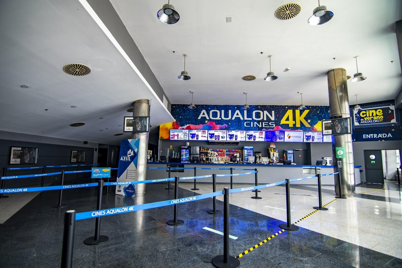 Accesos a los cines Aqualon.