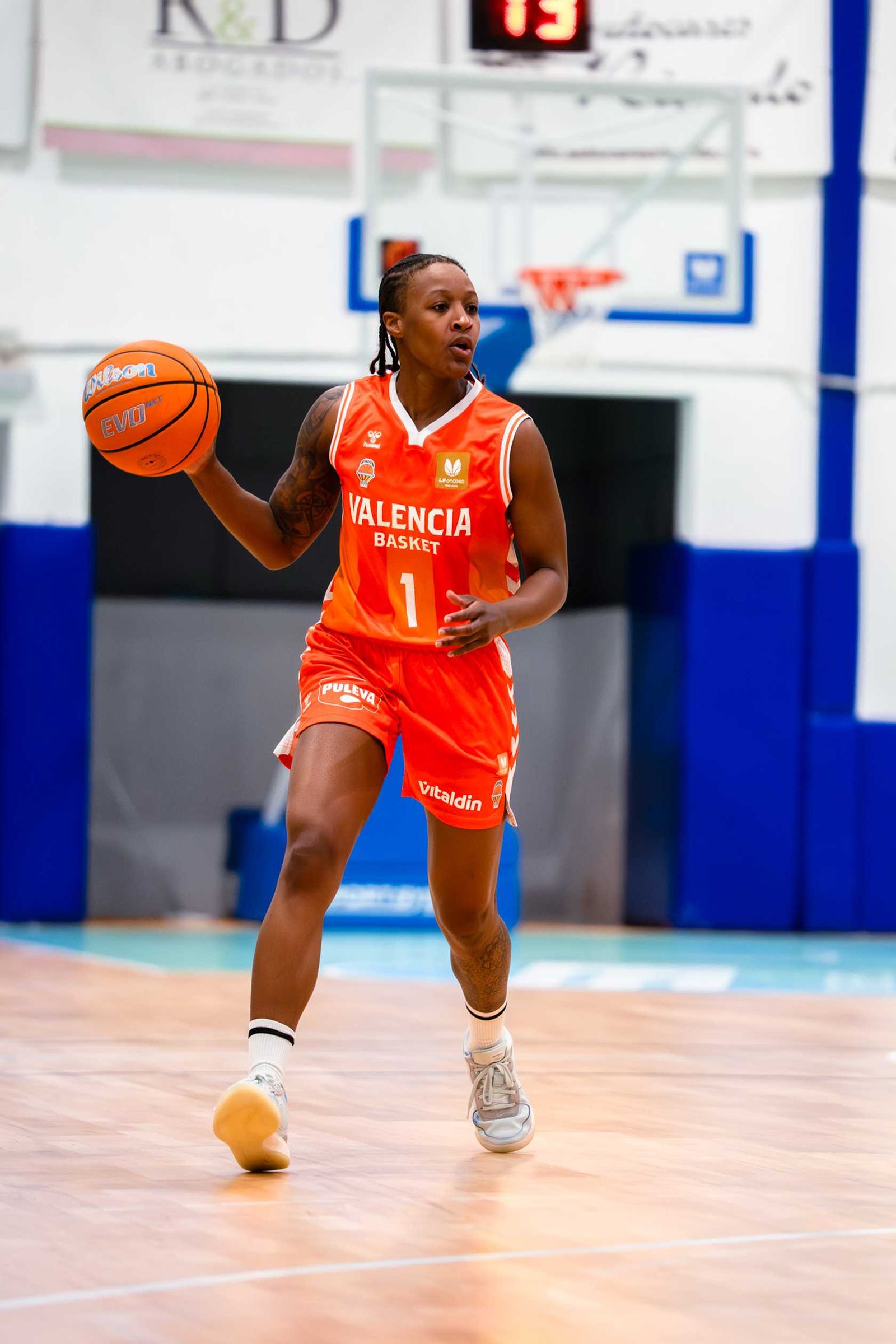 Apoteosis en Estepona; cae el campeón Valencia (67-66)