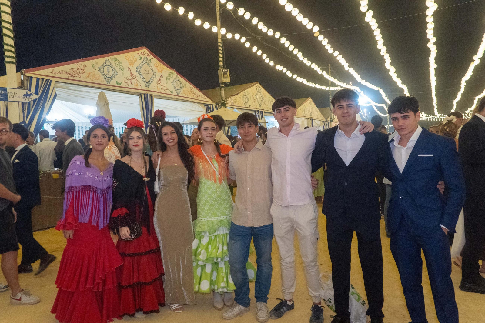 Imágenes del ambiente del ambiente de la noche del sábado en la Feria de Otoño y del Caballo 2025 de Huelva