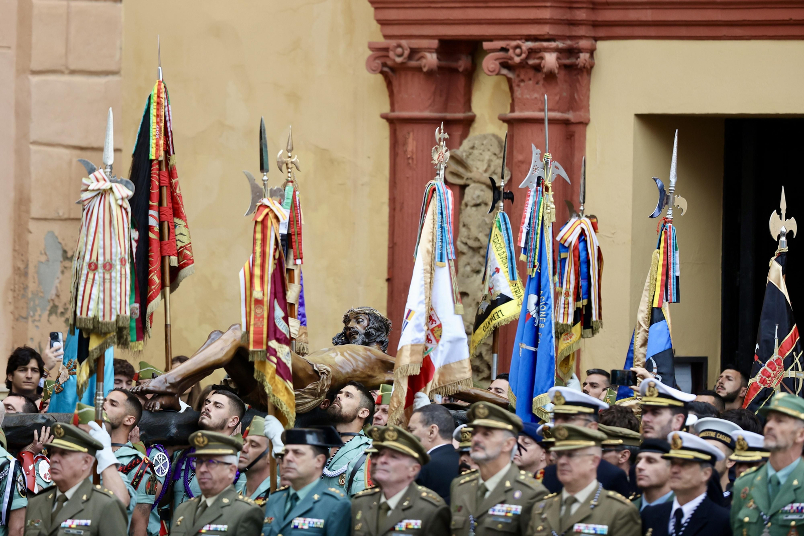 Las fotos de la Legión en el traslado del Cristo de Mena en Málaga este Jueves Santo Las fotos de la Legión en el traslado del Cristo de Mena en Málaga este Jueves Santo