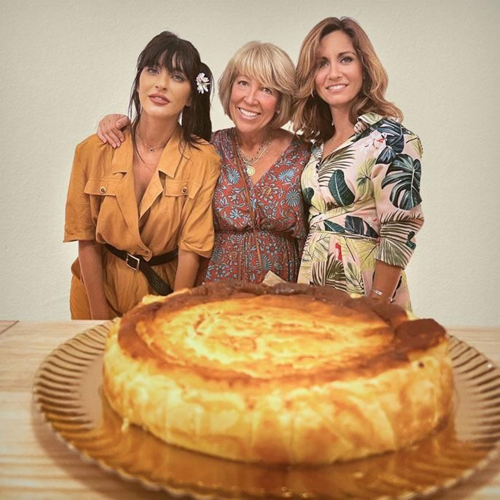 Pilar Molina con sus hijas y su receta estrella