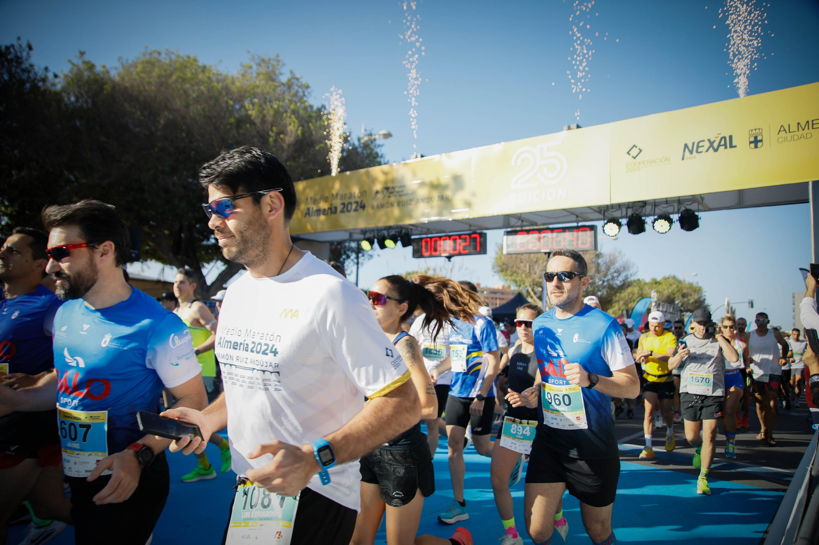 Imágenes de la salida de la Media maratón Ciudad de Almería