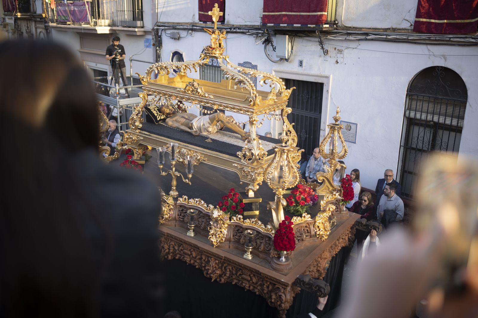 La Hermandad del Santo Entierro de la Semana Santa de Huelva 2023, en imágenes