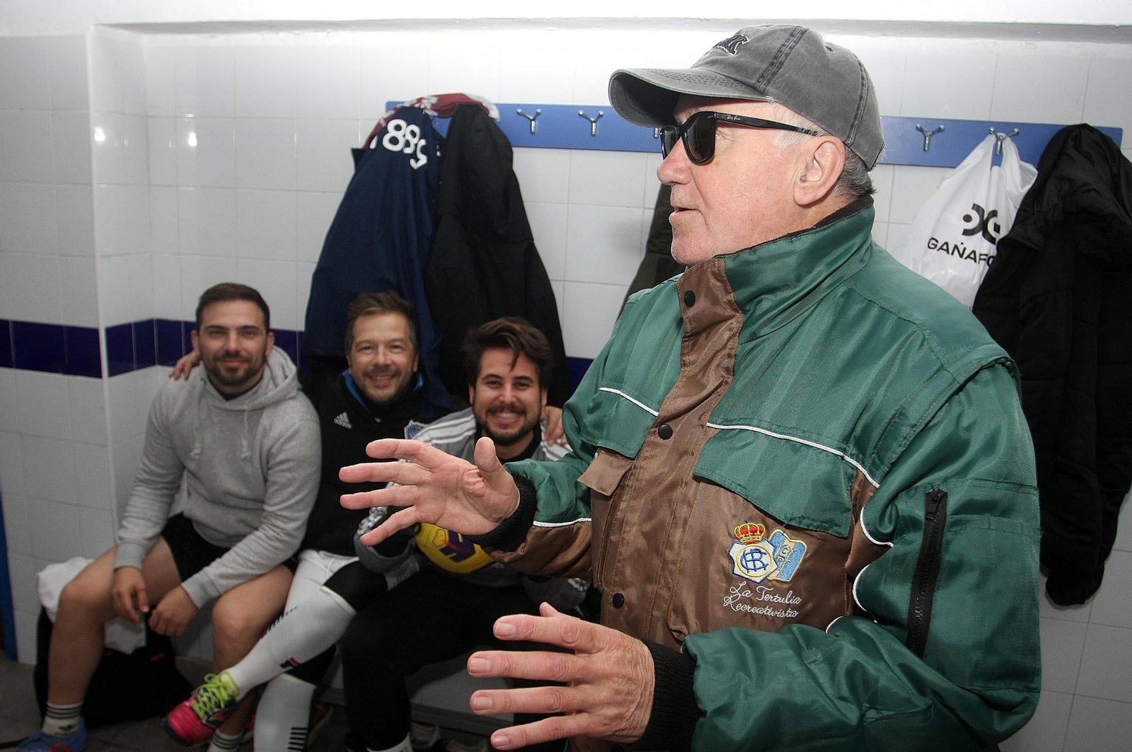 Imágenes del partido homenaje a los árbitros históricos de fútbol de Huelva