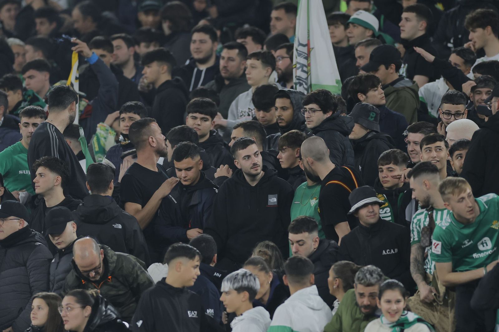 Buscate en las fotos del Betis - Feyenoord