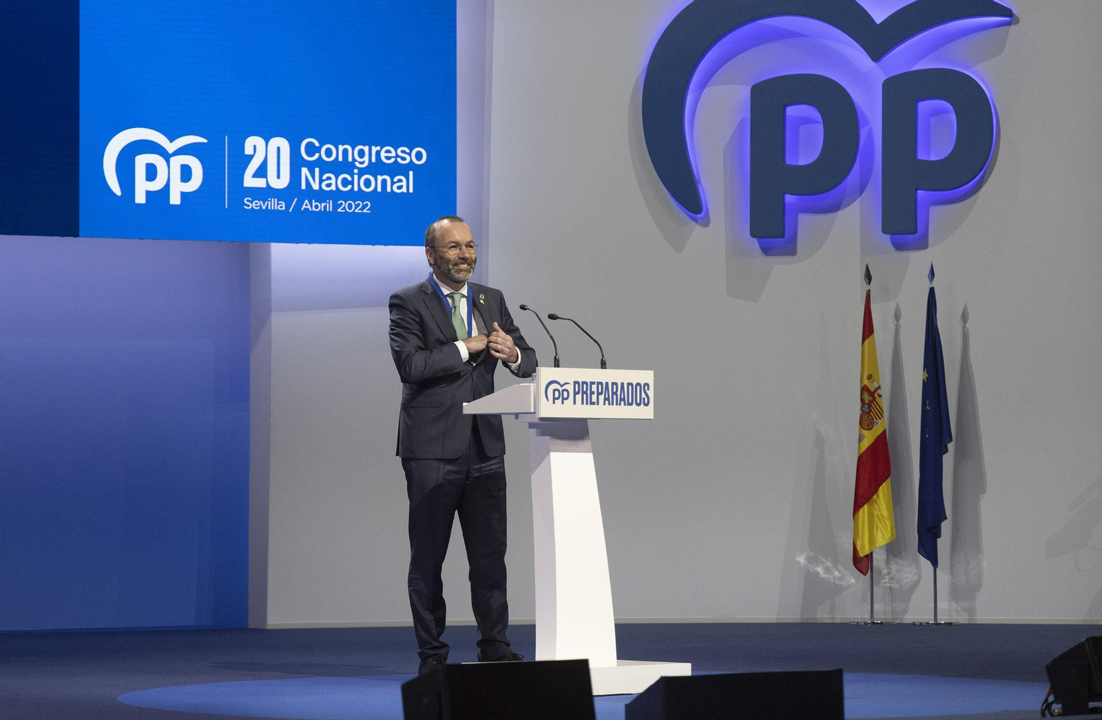 La proclamación de Feijóo como presidente del PP en Sevilla, en imágenes