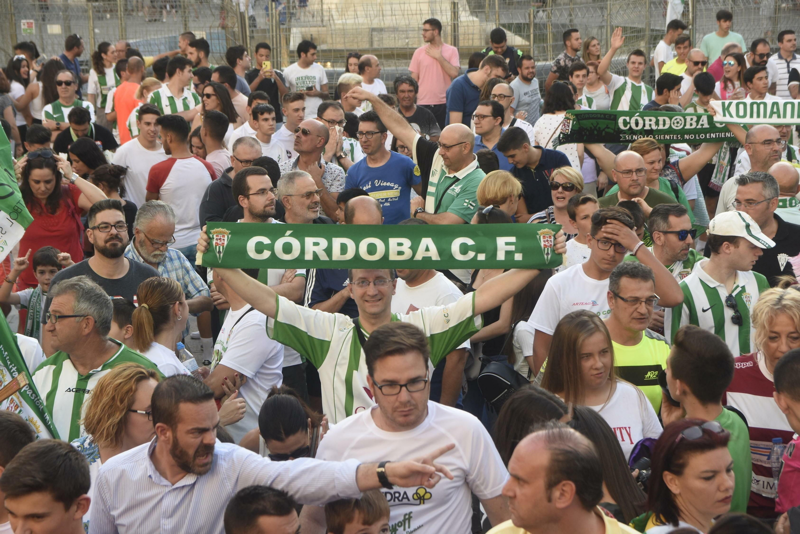 Las fotos de la fiesta del ascenso del Córdoba CF Futsal en las Tendillas.