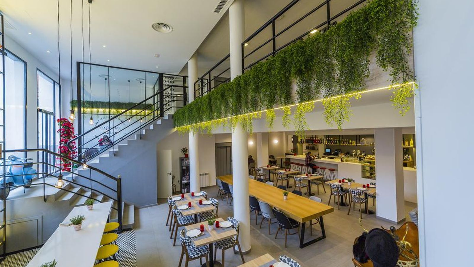 Interior del restaurante, en el hotel Cañitas Maite, en el pequeño pueblo de Casas Ibañez (Albacete).