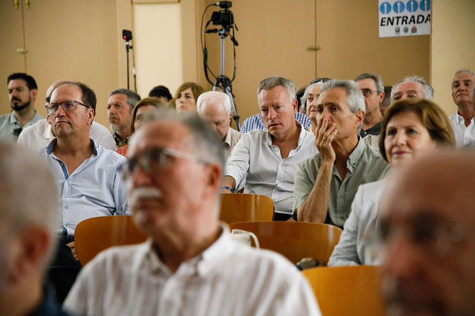 Imágenes de la entrega de los Escudos de Oro del IEA y la celebración de su Plenario