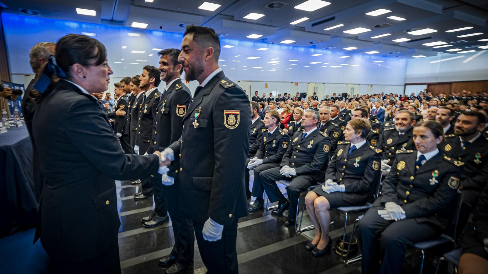 Las imágenes de la celebración del acto del Día de la Policía Nacional en Cádiz.