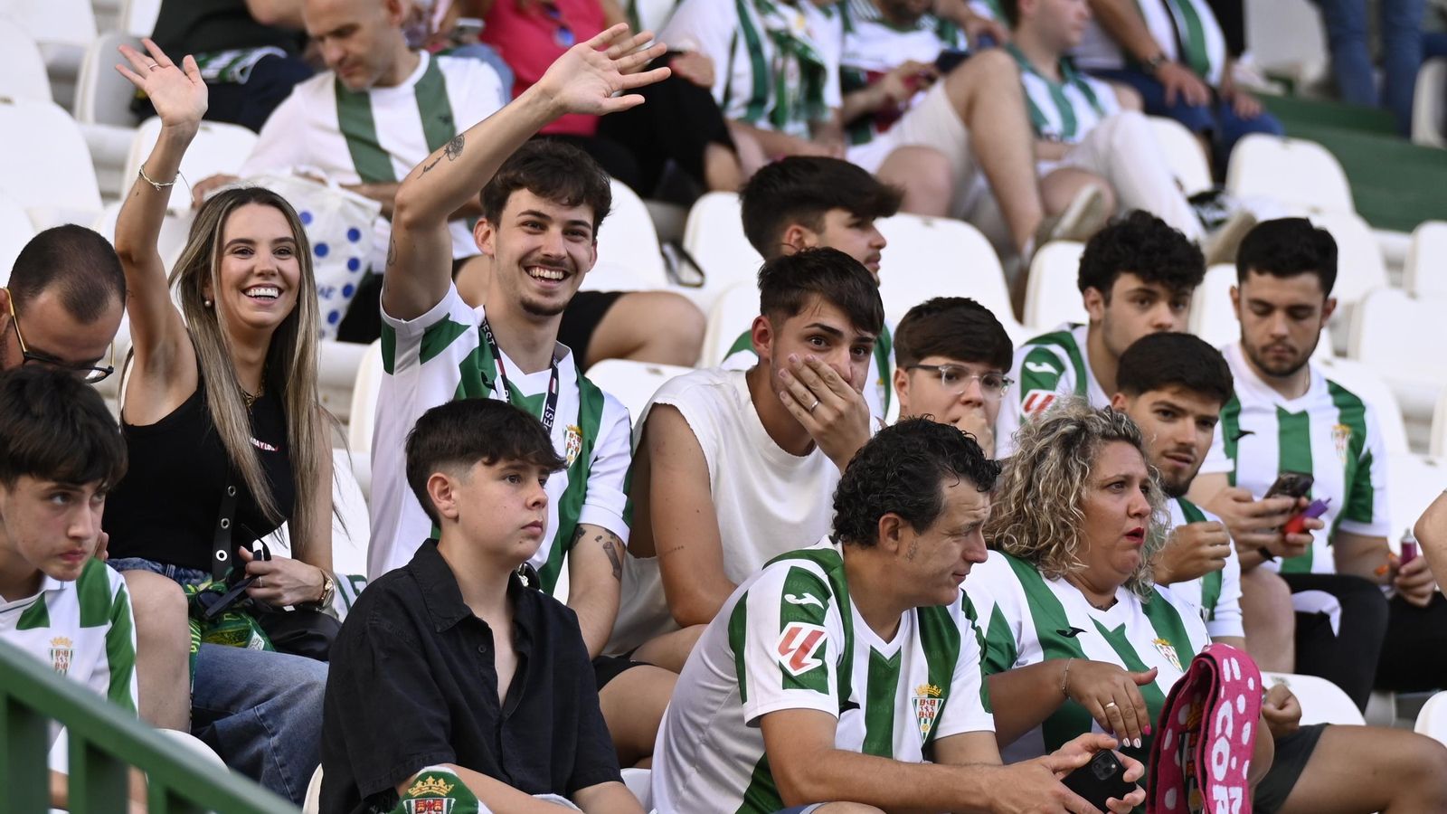Las mejores fotos del ambiente en El Arcángel para el Córdoba CF - Albacete