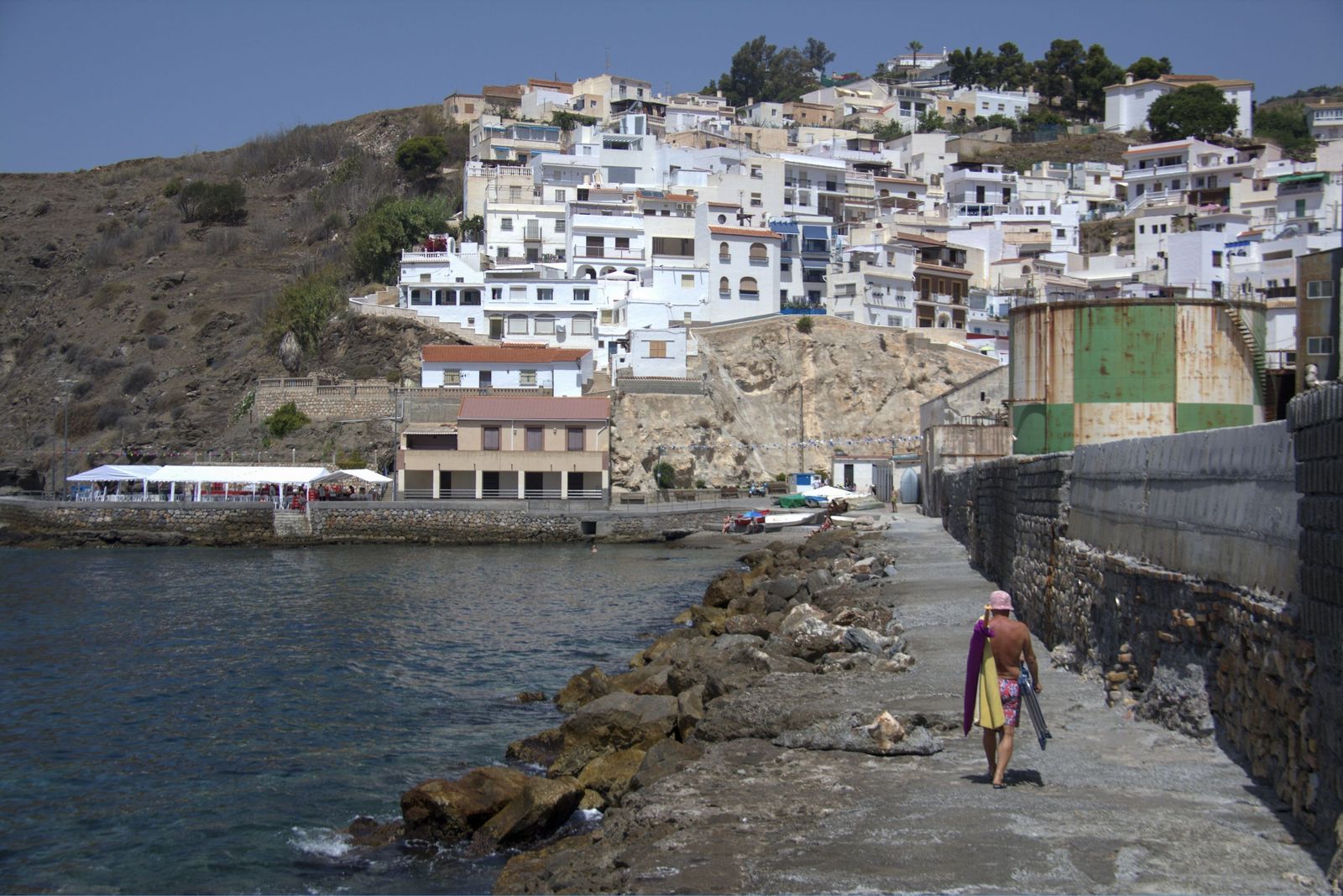 Playas de Granada con magia para estos días de calor otoñal