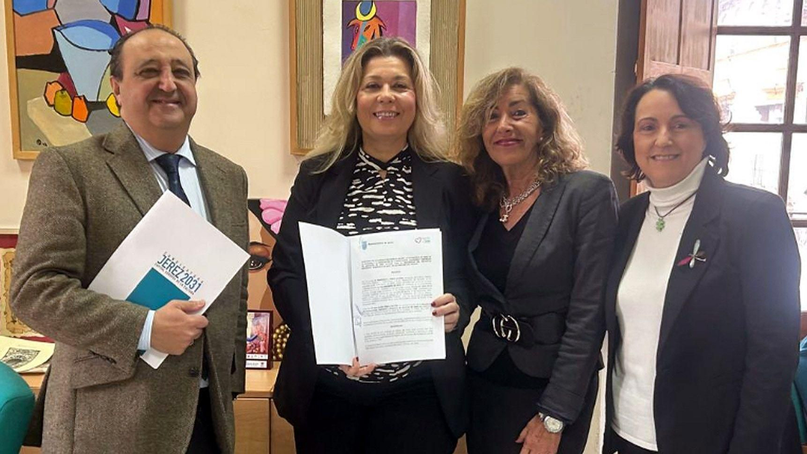 Los delegados Francisco Zurita y Nela García, junto a la presidenta de Acoje, Ana María Pérez Chacón, y a la presidenta de la Asociación Pintores del Eslava, Marisol Martín.
