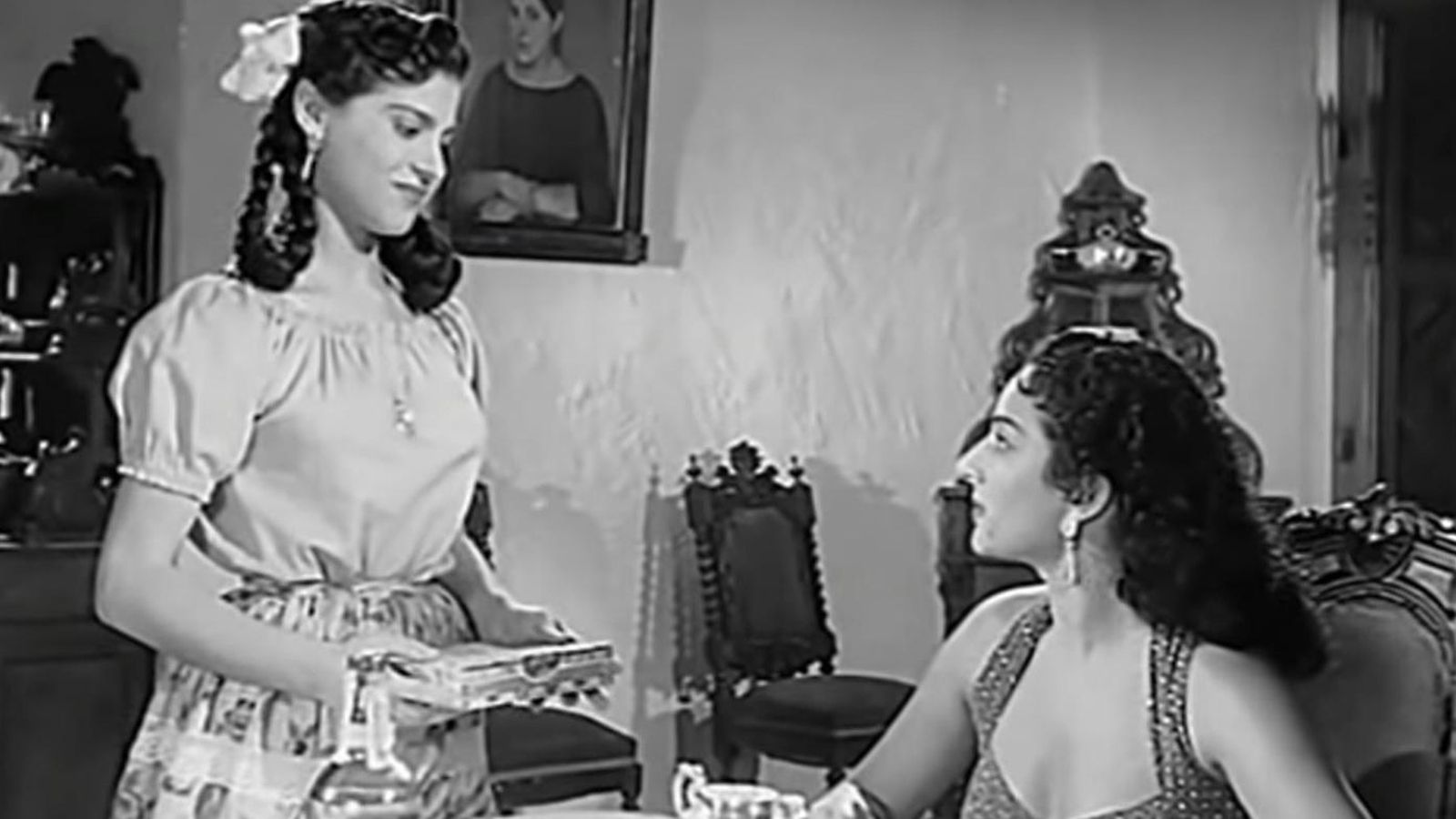 Una botella de brandy Domecq en Limosna de amores.