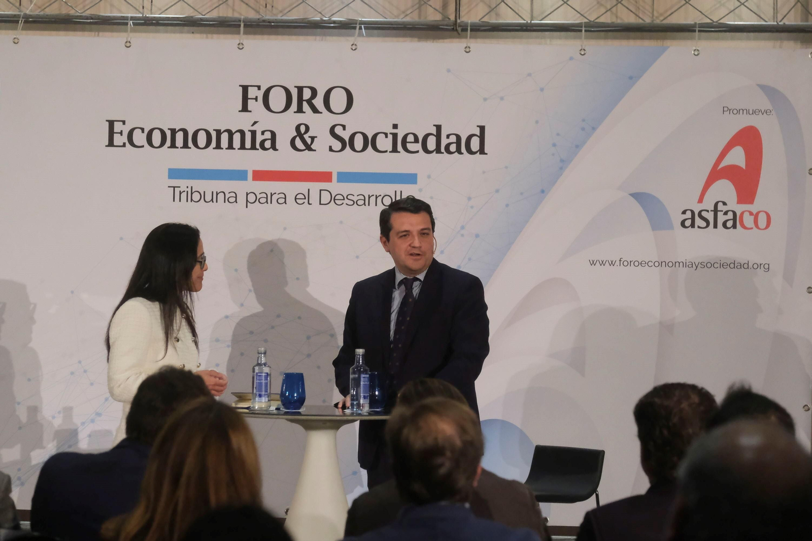 El foro Economía y Sociedad de Asfaco con el alcalde de Córdoba, en imágenes