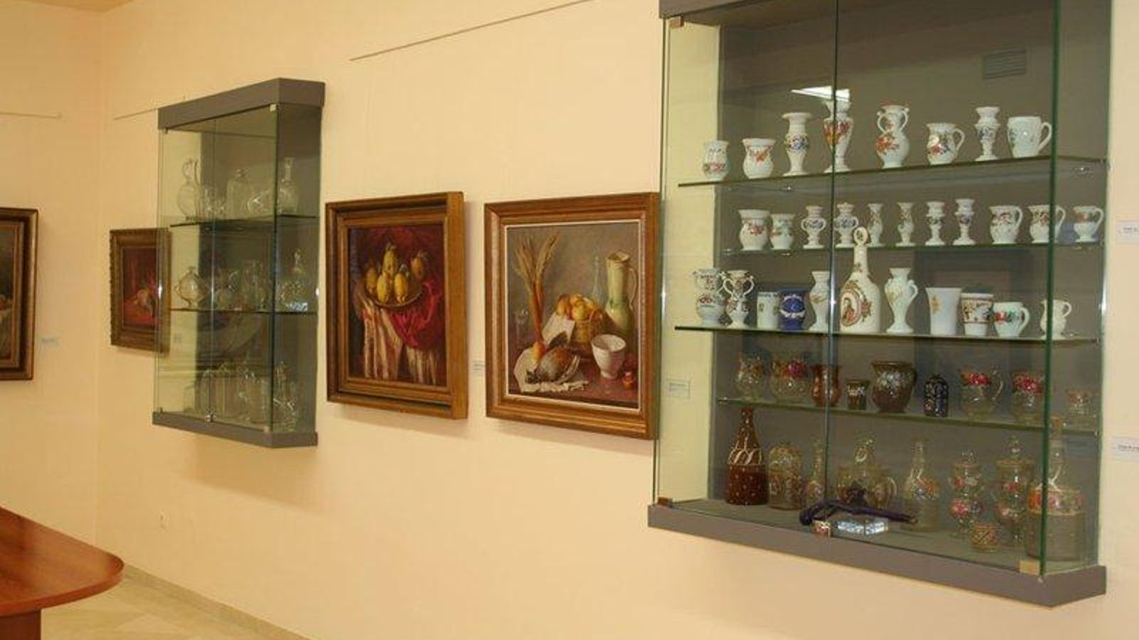 Una de las cinco salas del Museo Cerezo Moreno. Una de las cinco salas del Museo Cerezo Moreno.
