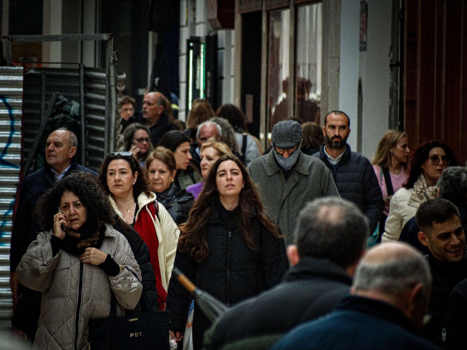 Fotos de ambiente durante la mañana en las calles del centro
