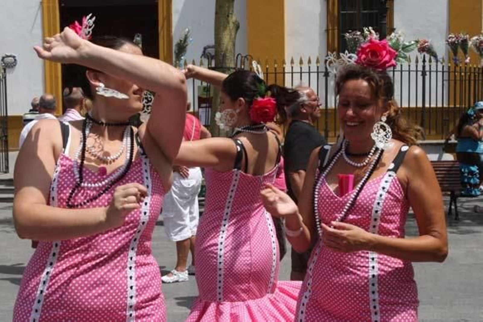 Los linenses se volcaron en la celebración del Domingo Rociero y el Real y el centro tuvieron un gran ambiente

Foto: Paco Guerrero