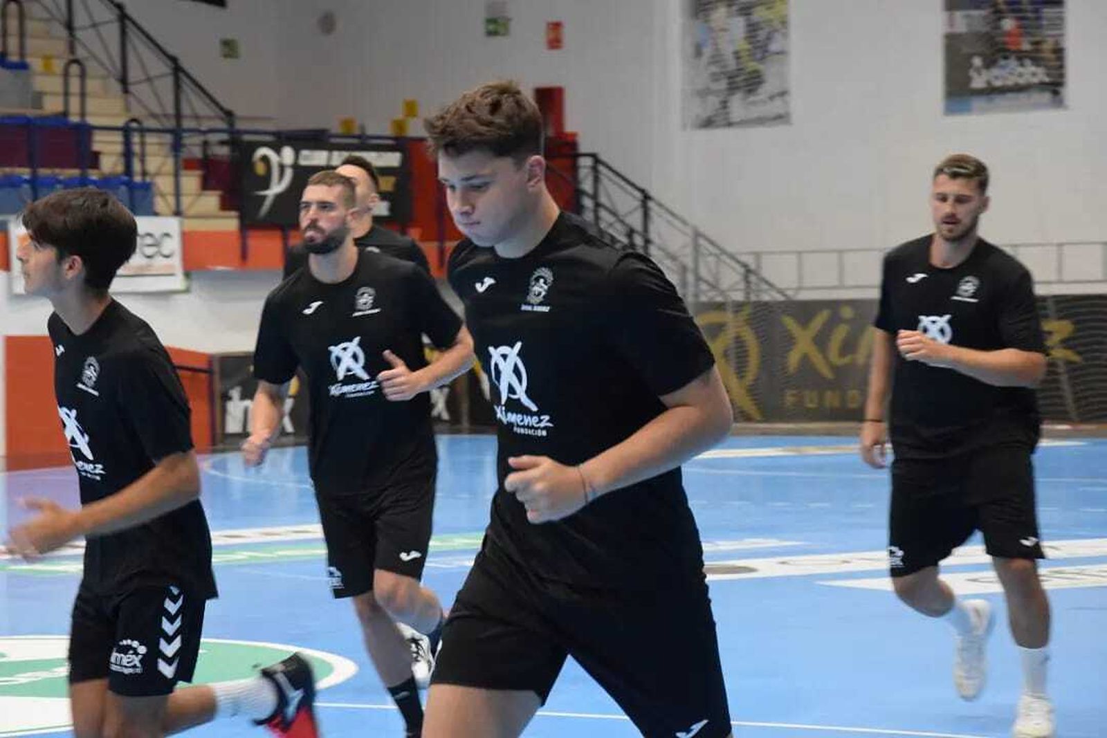 La plantilla del Ángel Ximénez se ejercita durante la pretemporada.