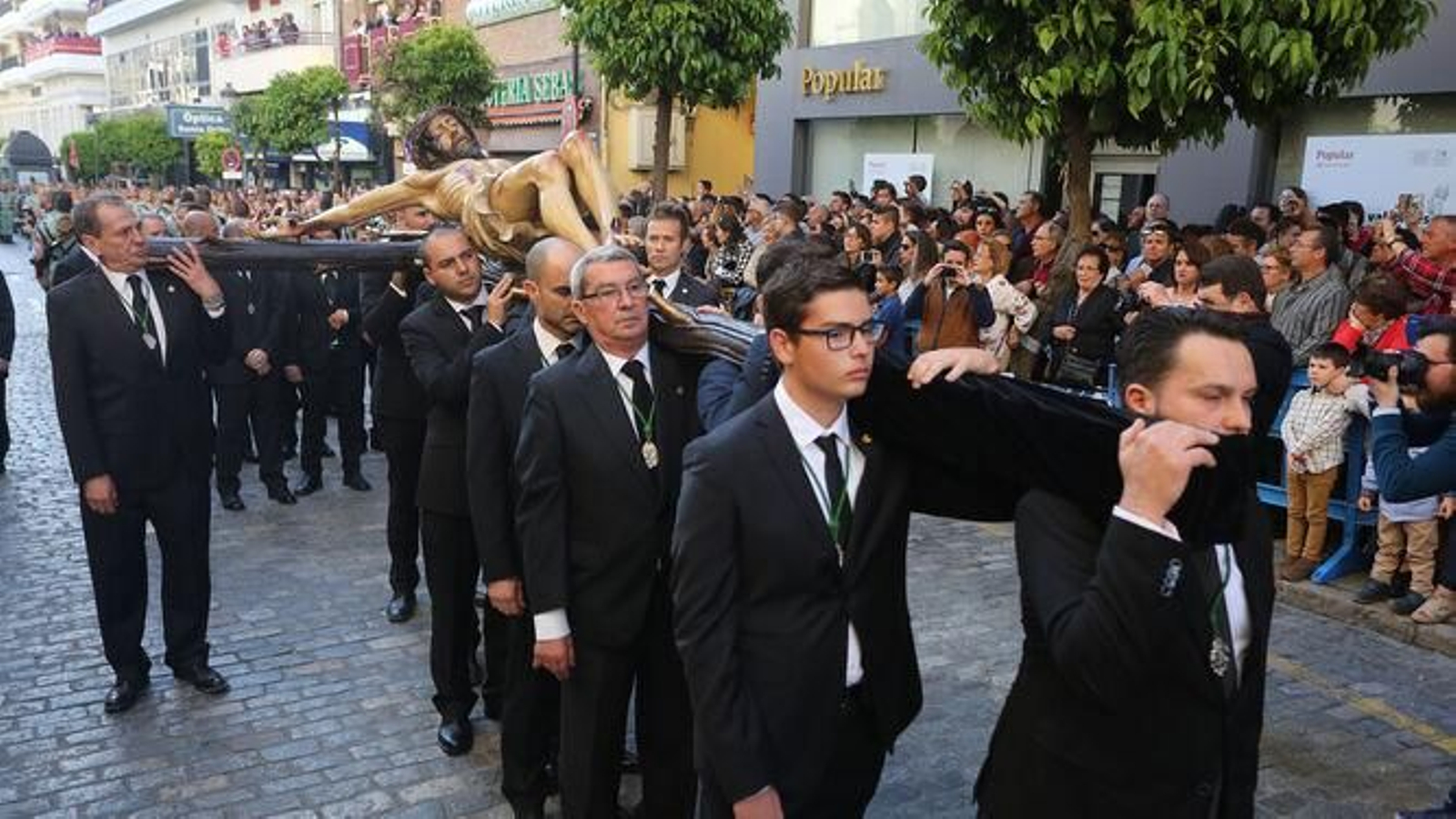 Así fue la procesión del Cristo de la Vera+Cruz acompañado por la Legión en el año 2019