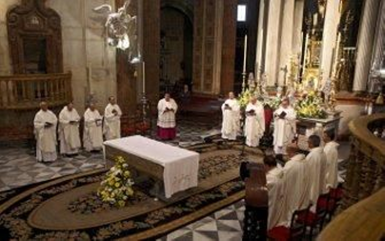 El obispo nombra seis nuevos canónigos para la Catedral