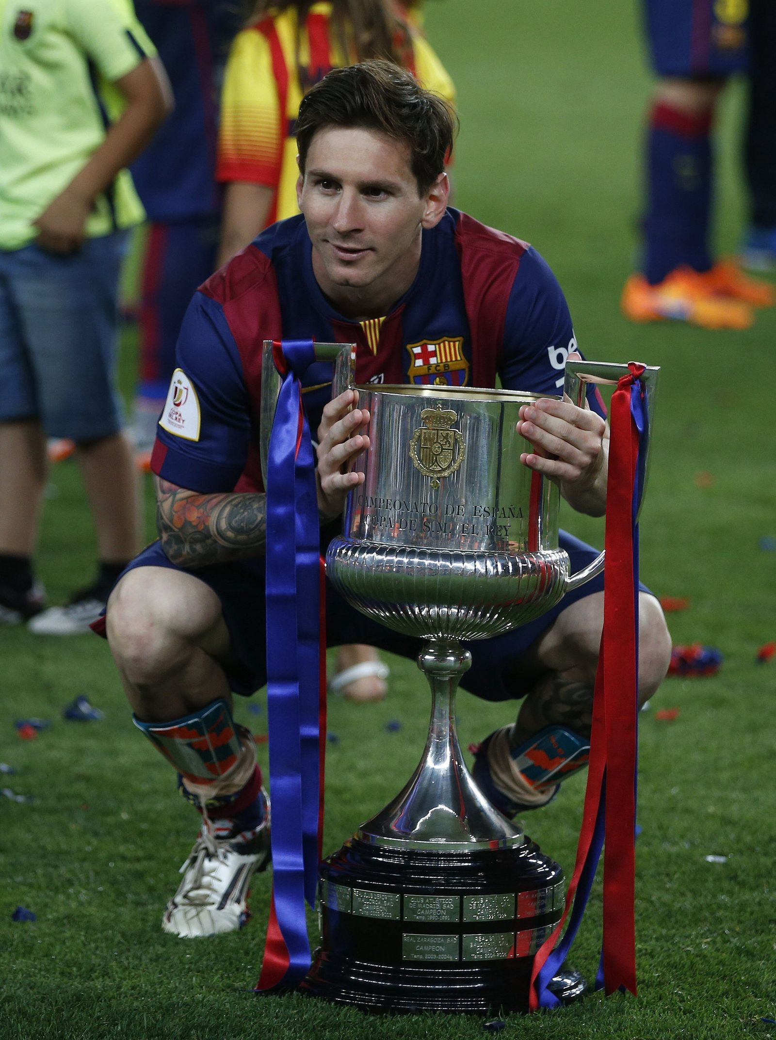 Messi posa con la Copa del Rey tras imponerse al Athletic por 3-1 en 2015.