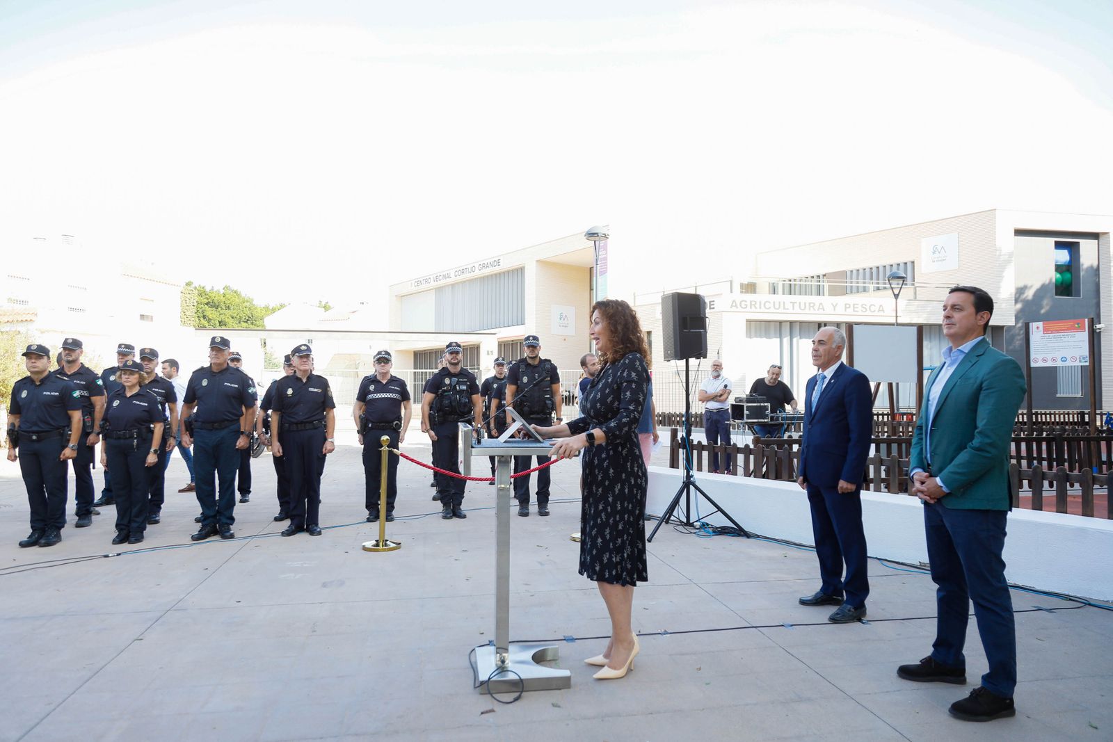Inauguración de la plaza dedicada al Policía Local Paco Carretero Escribano