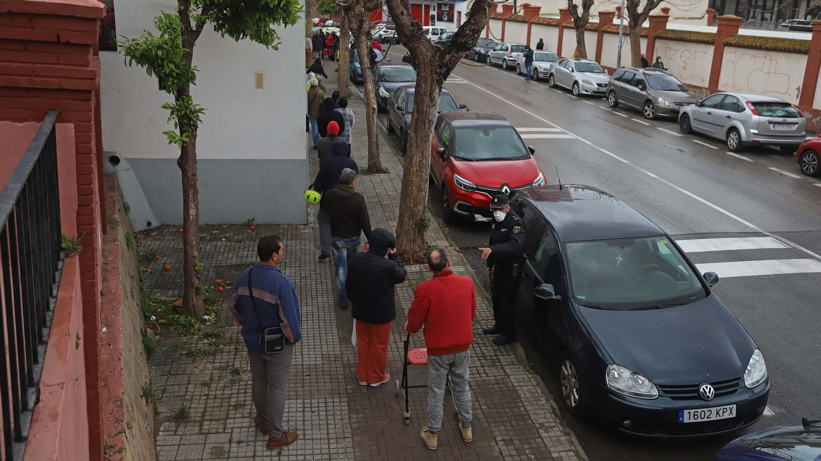 Fotos del operativo extraordinario de reparto de alimentos en el Comedor del Carmen