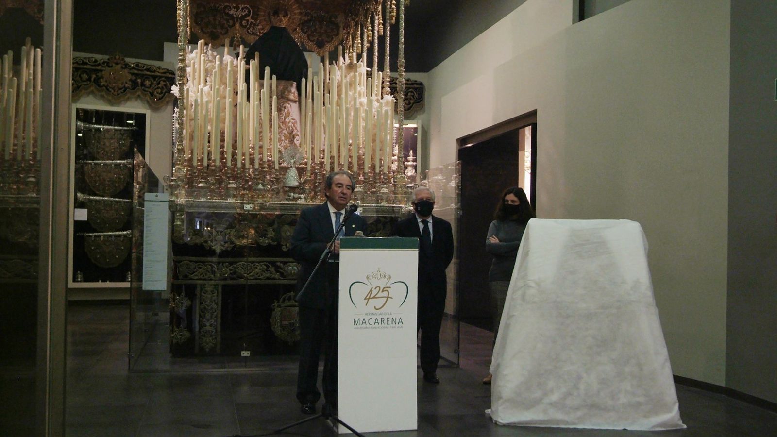 Un momento de la presentación llevada a cabo en el museo de la hermandad.