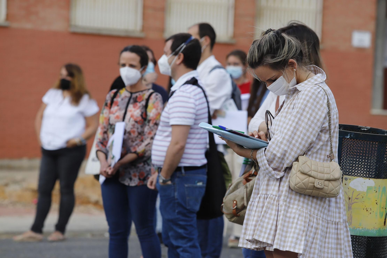 Imágenes del arranque de las oposiciones de secundaria en Huelva