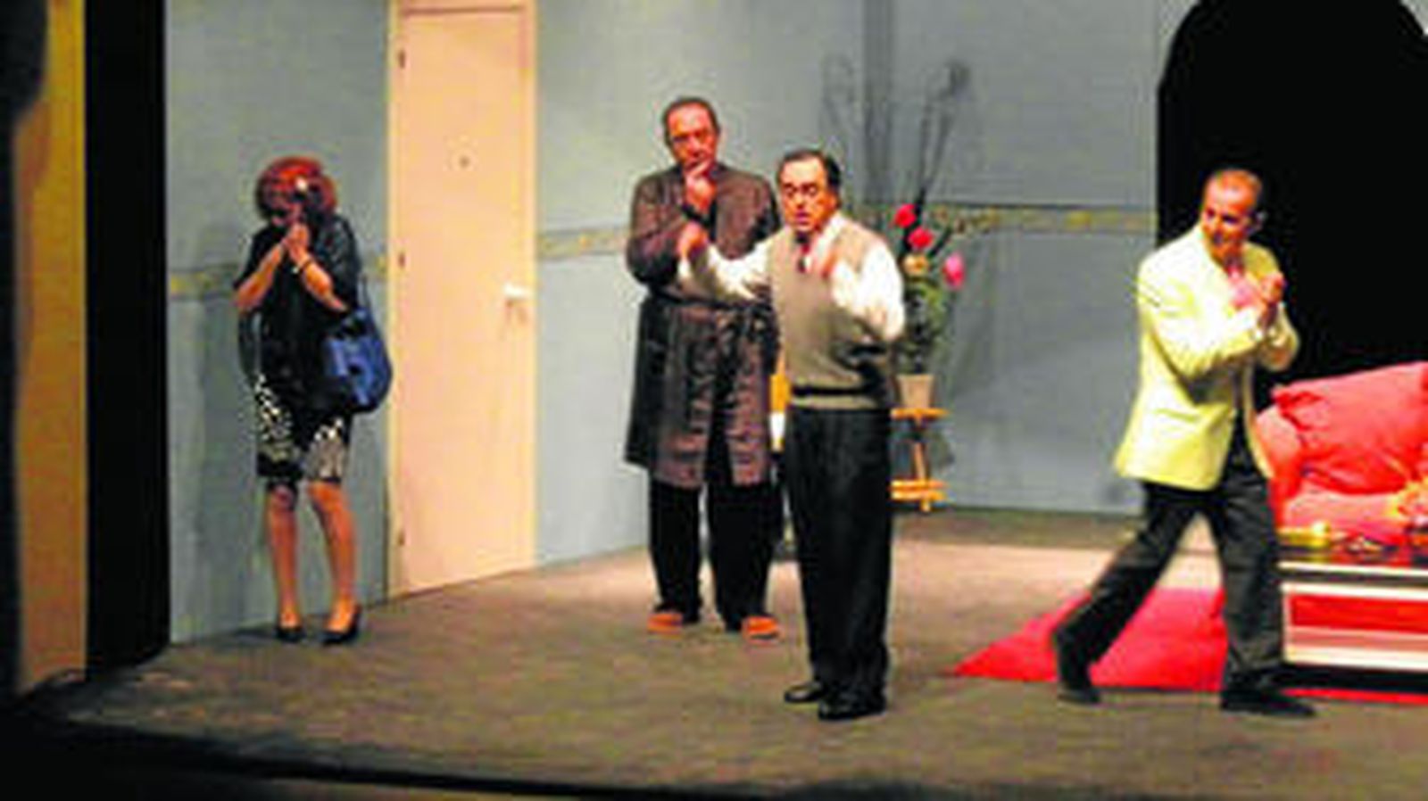 Un momento de la representación teatral, anoche en el teatro Alameda de Tarifa.