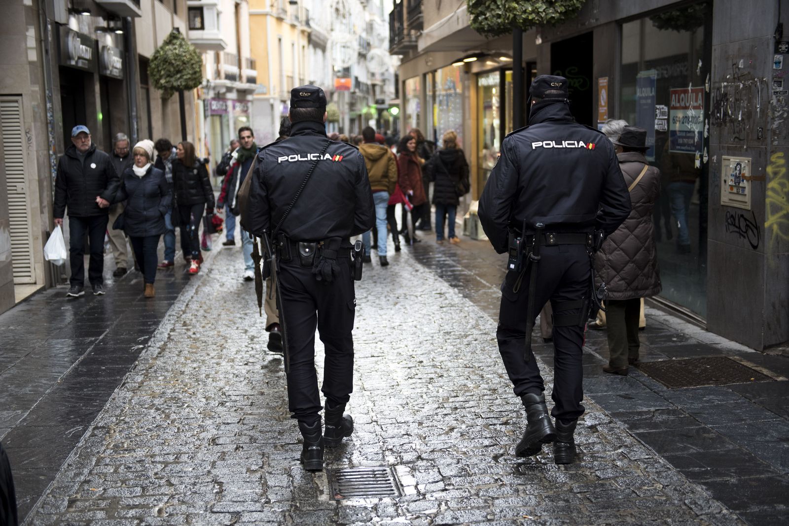 Imagen de archivo de dos agentes patrullando por la capital