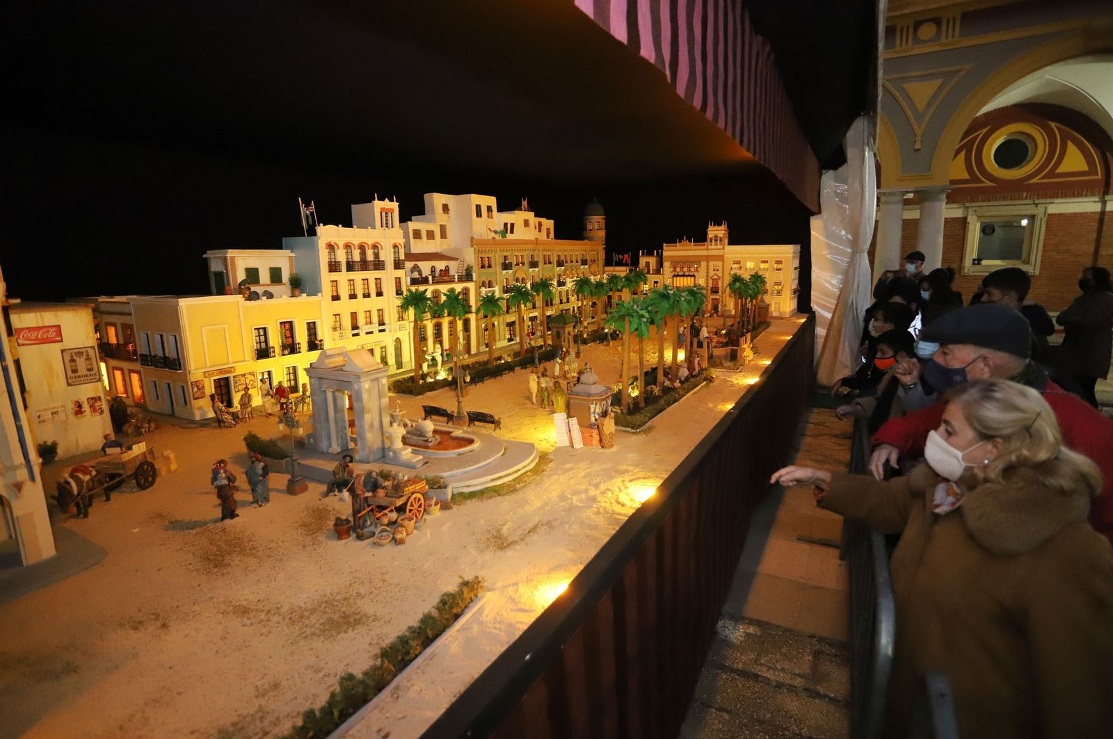 Belén del Ayuntamiento de Huelva basado en la antigua Plaza de las Monjas