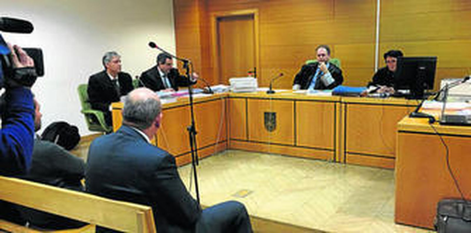 Sánchez (derecha), durante el juicio, celebrado la semana pasada en La Caleta.